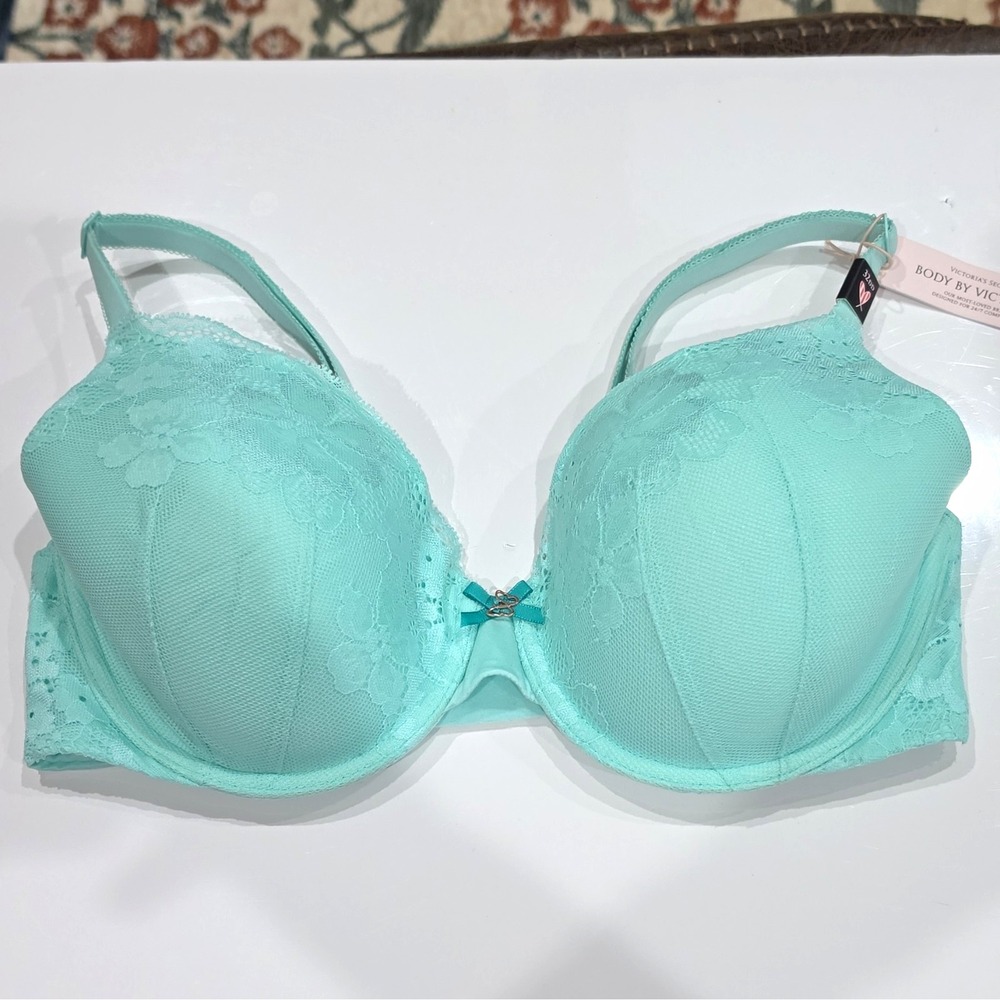 Victoria's Secret Body by Victoria Lined perf. Underwire Lace Bra Bow 32DD New
